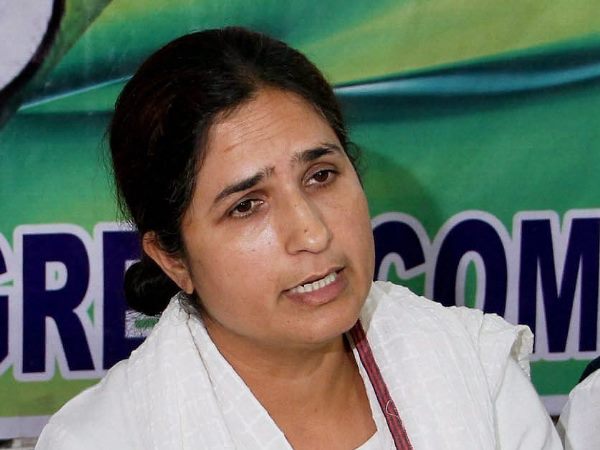 2004 में पहली बार बनीं सांसद