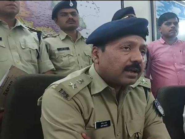 सिर व धड़ अलग-अलग जगह मिले सिर व धड़ अलग-अलग जगह मिले