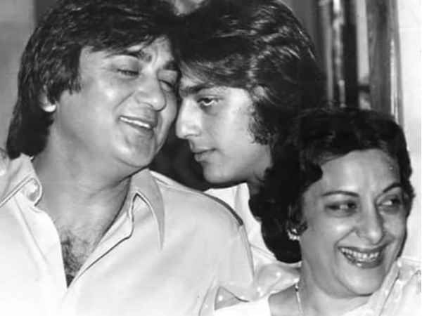 मां नर्गिस का गांव होने के चलते इलाहाबाद सीट से चुनाव लड़ने की चर्चा