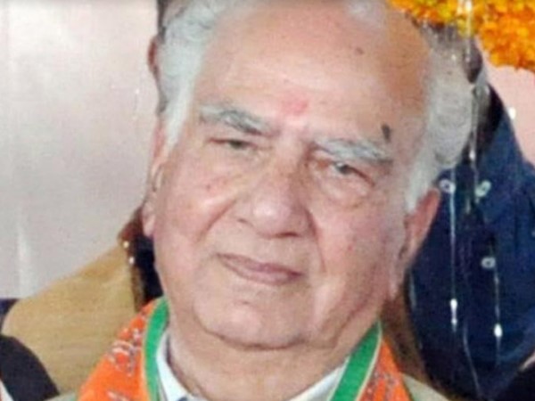 मोदी से रहा है पुराना नाता