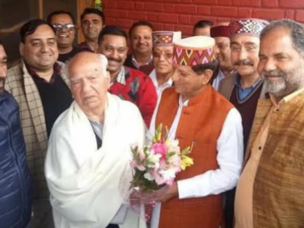 शांता कुमार की विदाई से हिमाचल के लोग हैरान