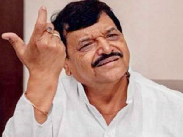 फिरोजाबाद से चाचा-भतीजे में जंग