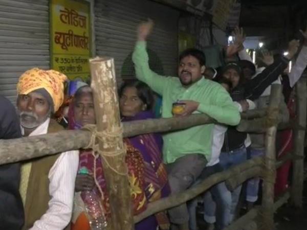 सुबह 9 बजे तक 2 लाख लोगों ने किया जलाभिषेक