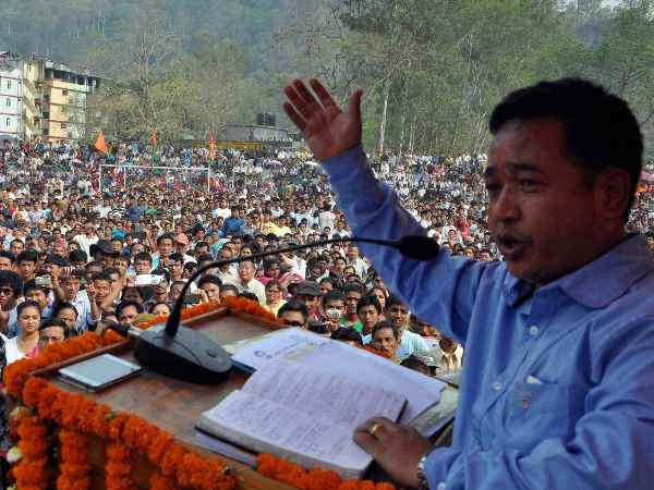 सिक्किम क्रांतिकारी मोर्चा ने अकेले चुनाव लड़ने का किया ऐलान सिक्किम क्रांतिकारी मोर्चा ने अकेले चुनाव लड़ने का किया ऐलान