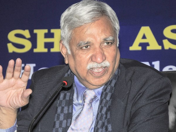 क्लीन चिट को लेकर अधिकारियों के बीच मतभेद क्लीन चिट को लेकर अधिकारियों के बीच मतभेद