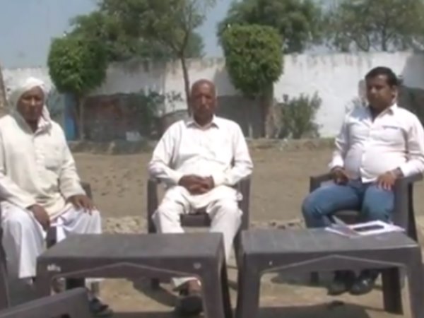 1982 से आज तक कोई नेता वोट मांगने नहीं आया