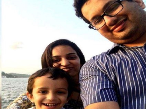 अभिजीत बिजनेसमैन और उत्पल इंजीनियर हैं अभिजीत बिजनेसमैन और उत्पल इंजीनियर हैं