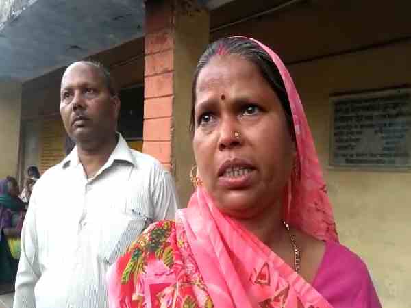 पीड़िता की आंखों से छलके आंसू