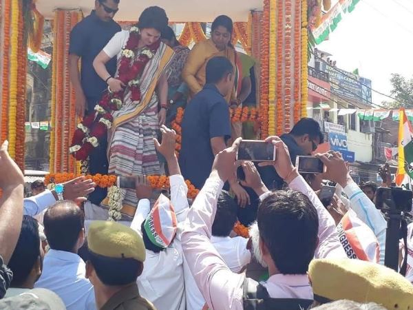 बार बार पीएम मोदी पर हमलावर रहीं प्रियंका