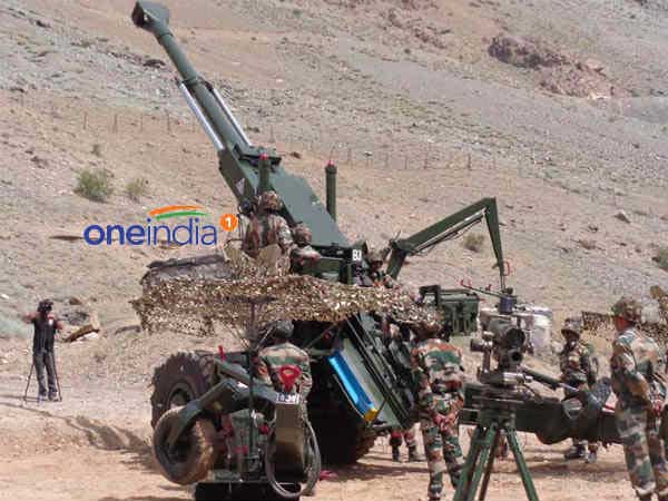 'मेक इन इंडिया के तहत तीन तोप बना रहे हैं।'