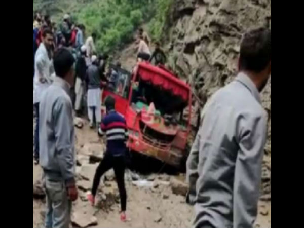 Jammu & Kashmir: 5 people were killed and 11 people were injured in a bus accident in Doda earlier today; Those injured are receiving medical treatment at a hospital in Doda. Jammu & Kashmir: 5 people were killed and 11 people were injured in a bus accident in Doda earlier today; Those injured are receiving medical treatment at a hospital in Doda.