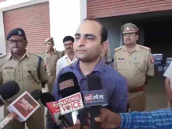 EVM and VVPAT in two vehicles in suspicious circumstances