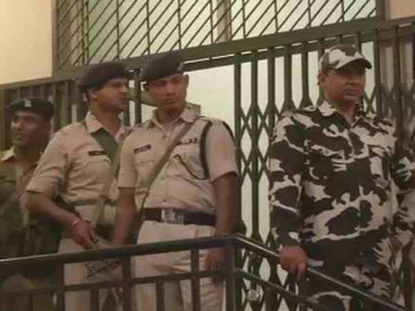 बेटे नकुल नाथ संभाल रहे बिजनेस