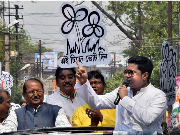 भतीजे पर 'ममता' भतीजे पर 'ममता'