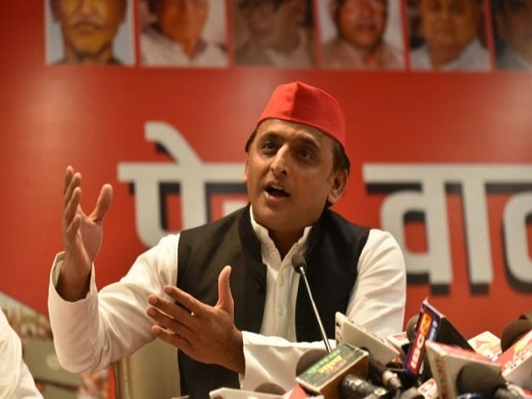 ईवीएम में खराबी पर अखिलेश यादव का बड़ा आरोप