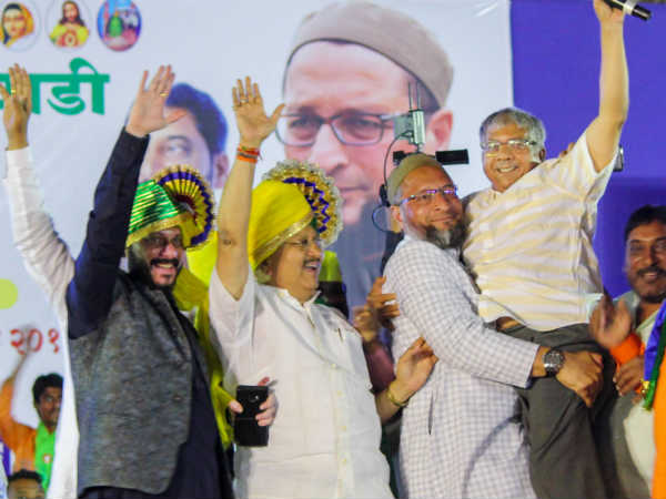 Prakash Ambedkar disturbed Congress-BJPs electoral math in Solapur of Maharashtra Prakash Ambedkar disturbed Congress-BJPs electoral math in Solapur of Maharashtra