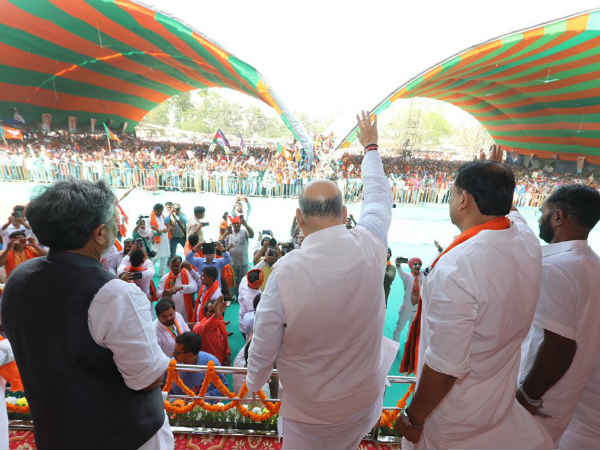 राहुल को सवाल पूछने का अधिकार नहीं-शाह