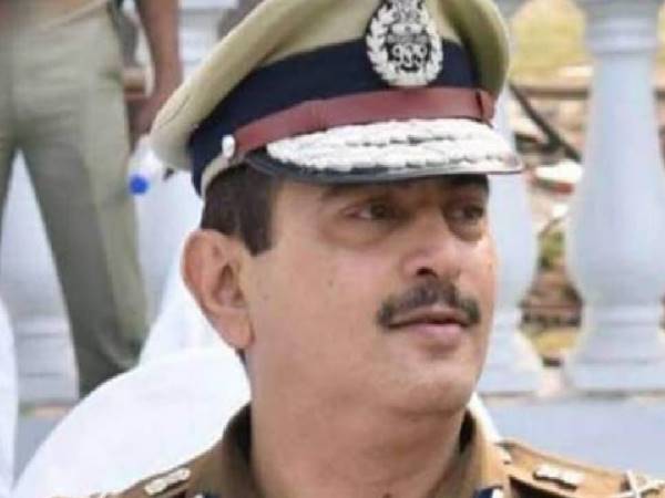 Election Commission transferred top police officer including Kolkata Police Commissioner Anuj Sharma Election Commission transferred top police officer including Kolkata Police Commissioner Anuj Sharma