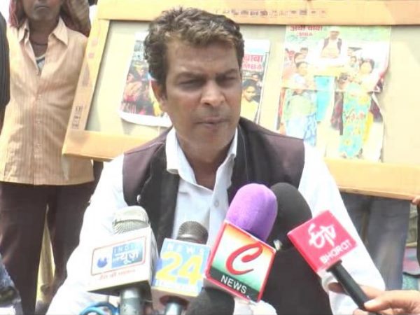 महिलाओं के लिए सेनेटरी पैड का मुद्दा उठाया महिलाओं के लिए सेनेटरी पैड का मुद्दा उठाया