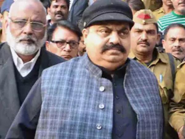 अतीक समेत 12 लोगों के खिलाफ दर्ज हुआ केस अतीक समेत 12 लोगों के खिलाफ दर्ज हुआ केस