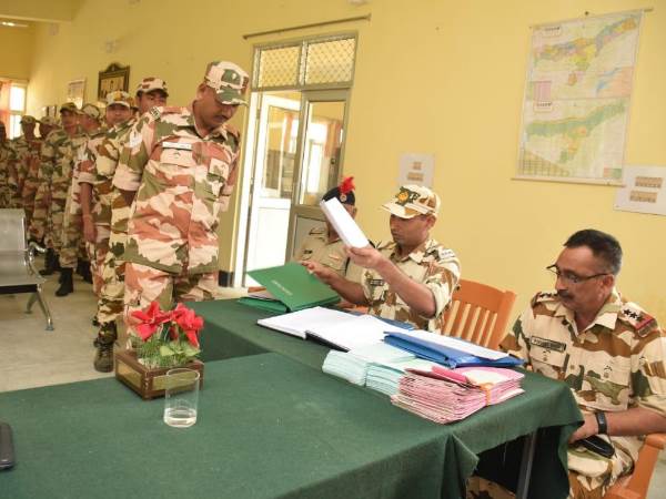 पोस्टल बैलेट के जरिए मतदान