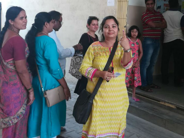 आज 12 राज्यों की 95 सीटों पर मतदान