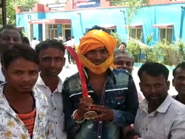 इधर, फेरों से पहले प्रेमी 'कालिया' भगा ले गया दुल्हन