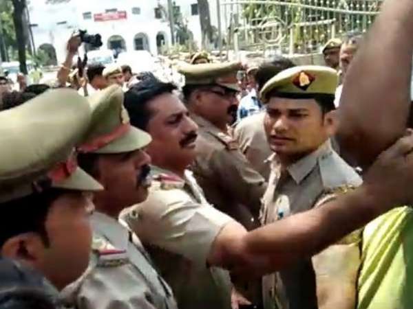 bjp mp dharmendra kashyap fight with policeman at collectorate bareilly