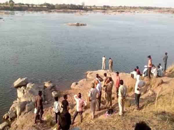 crocodile grabs old man into water found dead