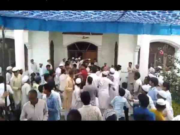 कांग्रेस प्रत्याशी नसीमुद्दीन की सभा में हंगामा कांग्रेस प्रत्याशी नसीमुद्दीन की सभा में हंगामा