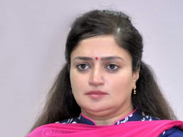 पूनम माडम की संपत्ति में बहुत ज्यादा उछाल पूनम माडम की संपत्ति में बहुत ज्यादा उछाल