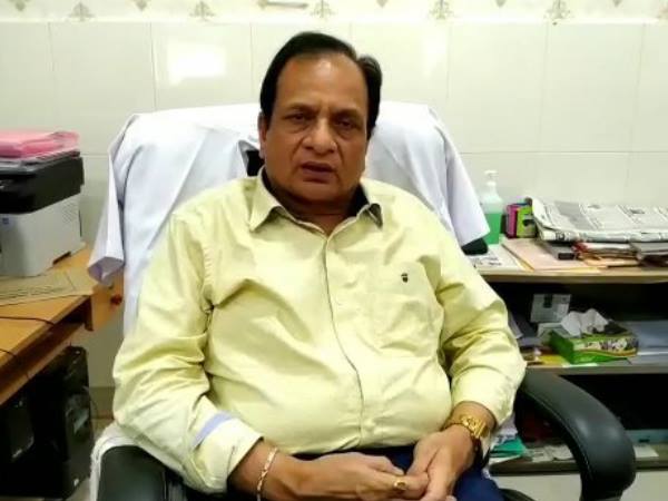 पुलिस के हवाले किया गया कर्मचारी