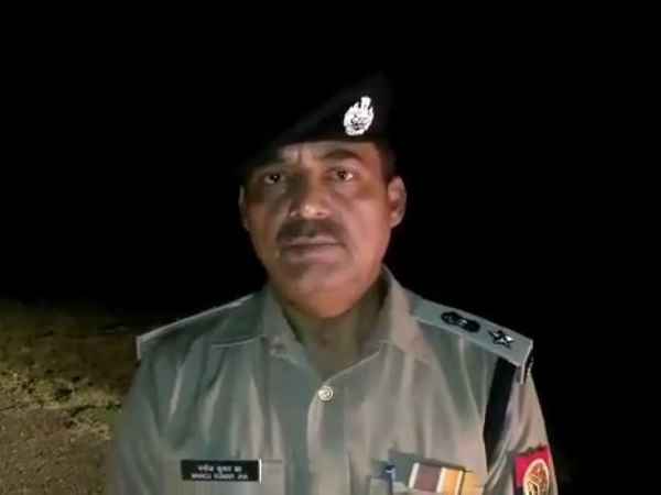 Bodies of two girls found on tree Bodies of two girls found on tree