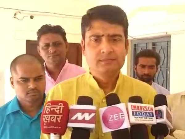 राहुल गांधी ने अमेठी के विकास को जारी रखा राहुल गांधी ने अमेठी के विकास को जारी रखा