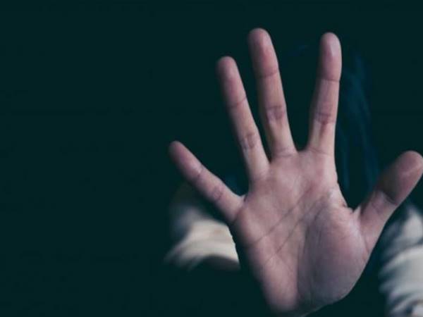 पति ने पत्नी के खिलाफ दर्ज कराया मामला पति ने पत्नी के खिलाफ दर्ज कराया मामला