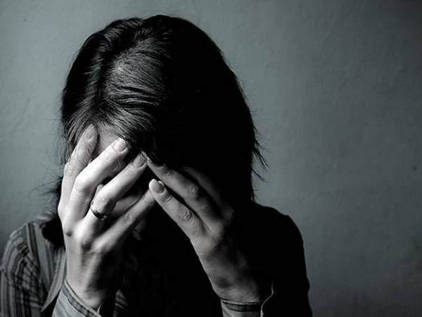 शादी का दबाव बनाने पर मांगा पैसा 