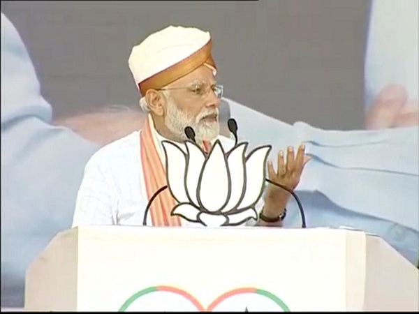 pm modi in latur, Appeals first time voters to vote for pulwama martyrs and balakot air strike pm modi in latur, Appeals first time voters to vote for pulwama martyrs and balakot air strike