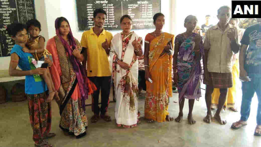 नक्सलियों के गढ़ में 77% वोटिंग
