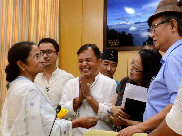 विकास तो बहाना है, वर्चस्व पर निशाना है!