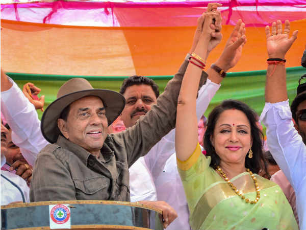 राजनीति में कदम रखने वाले तीसरे देओल