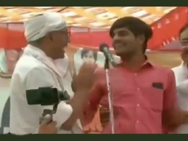 15 लाख रुपए किसी के खाते में आए क्या?