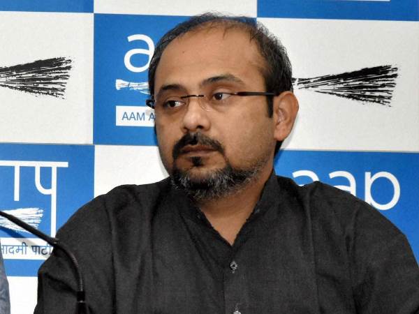 दिलीप पांडे की संपत्ति करीब 54.23 लाख रुपये