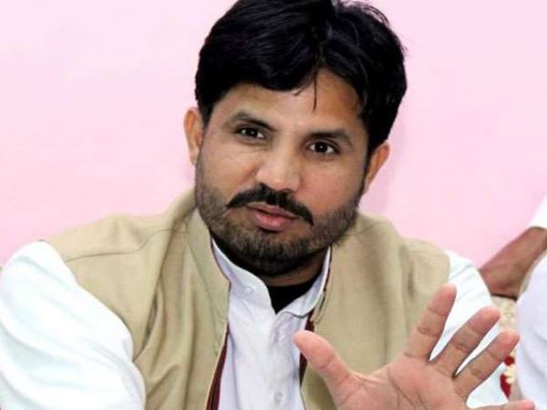 'ऐसा शमशान बनाउंगा कि 80 साल के बुजुर्गों का मरने का दिल करेगा' 'ऐसा शमशान बनाउंगा कि 80 साल के बुजुर्गों का मरने का दिल करेगा'