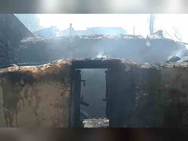 घंटों बाद पहुंची फायर ब्रिगेड