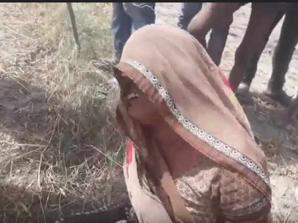 किसानों ने कहा- 500 बीघा से ज्यादा फसल जल गई