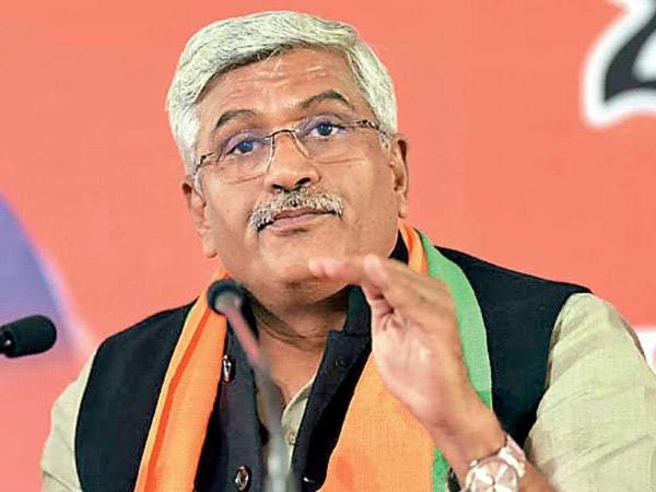 'अधिकारियों को उल्टा ना लटका दूं तो मेरा नाम गजेन्द्र सिंह नहीं'