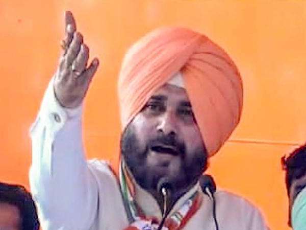 सिक्सर मारकर इस सरकार को निकालो