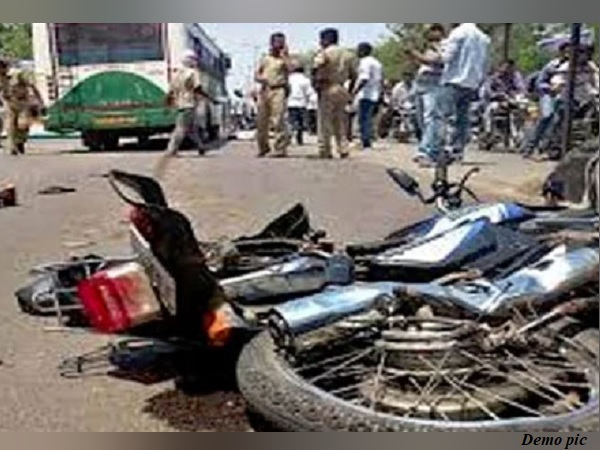 husband-wife hits by bus in jamnagar, wife dies husband-wife hits by bus in jamnagar, wife dies