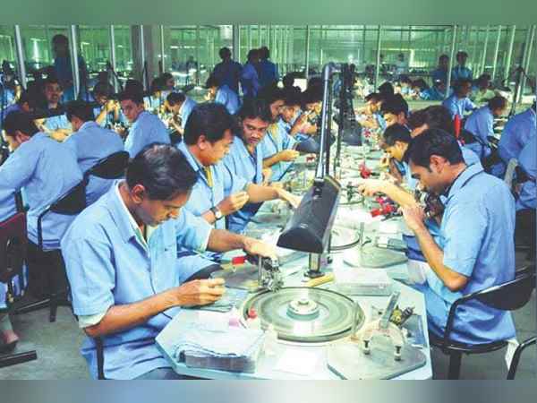 सूरत एसइजेड की 120 से अधिक इकाईयां निर्यात में जुटी हैं