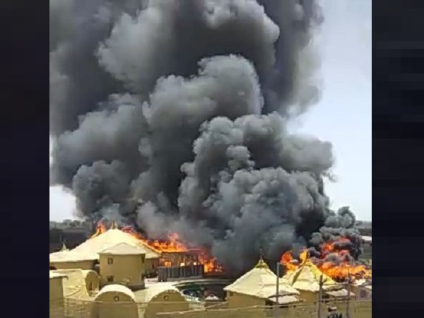 fire broken at junagadh padharo restaurant